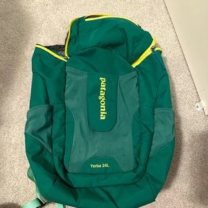 Gently used Patagonia backpack it’s the 24 liter perfect for day hikes. No rips